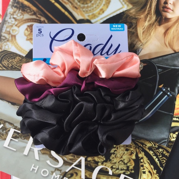 Urban Outfitters Accessories - 5-pack Silk Scrunchies
